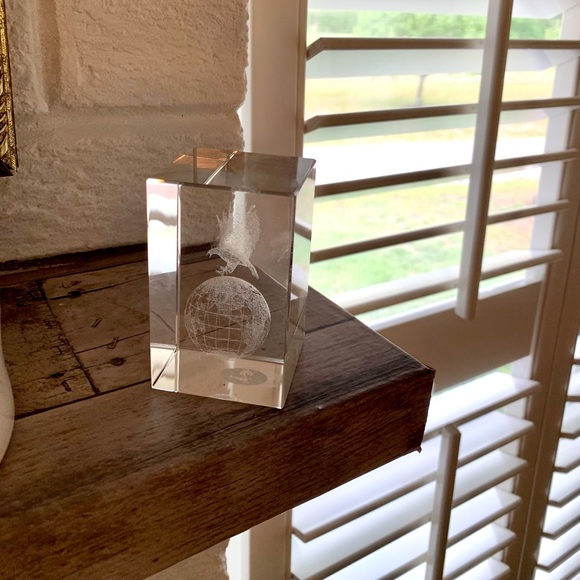 Eagle on Top of The World Paperweight - Picture 5 of 5